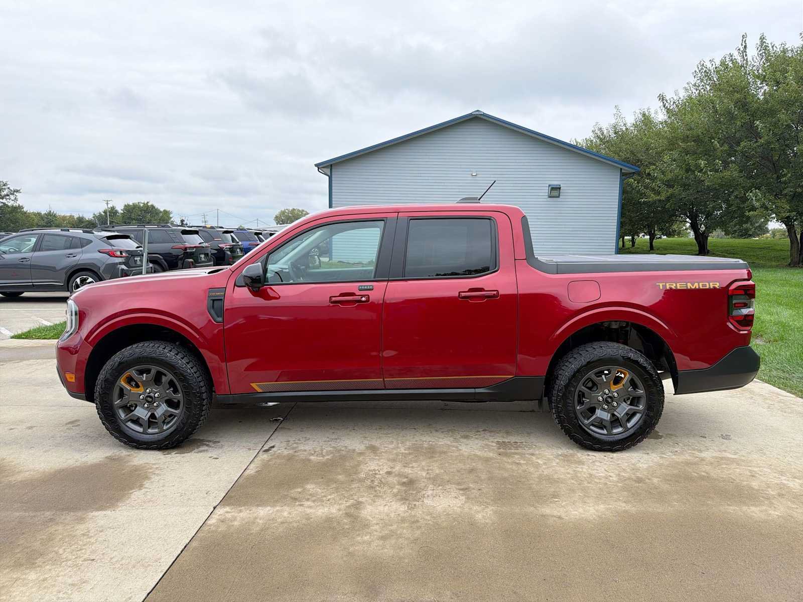 Used 2025 Ford Maverick Tremor AWD/4WD image 3