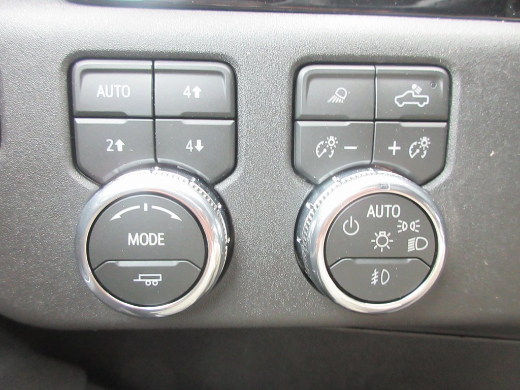 New 2026 GMC Sierra 3500 SLE image 17