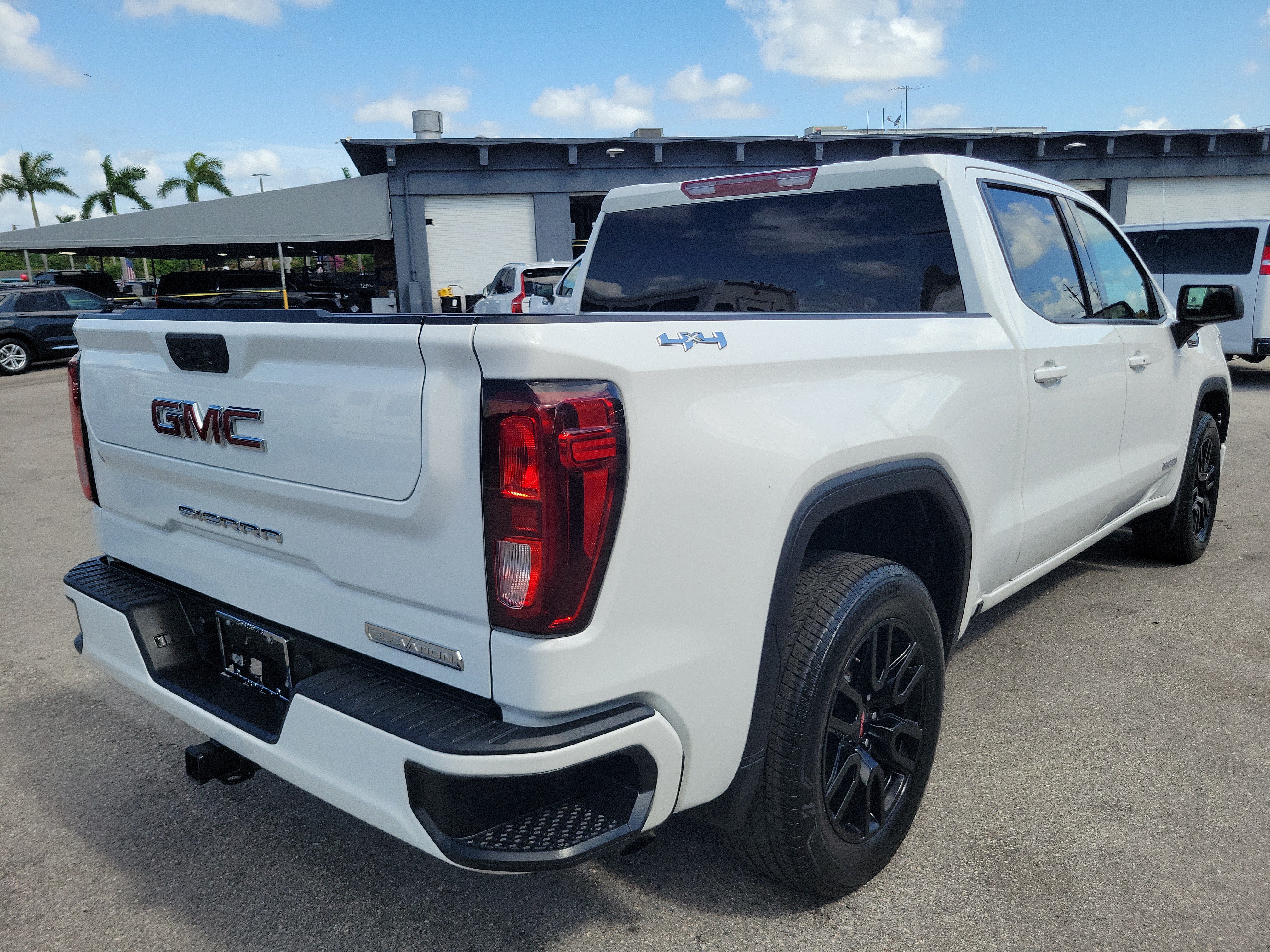 Used 2023 GMC Sierra 1500 Elevation AWD/4WD image 5