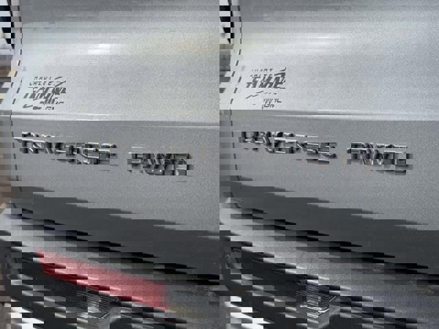 Used 2025 Chevrolet Traverse LT image 7