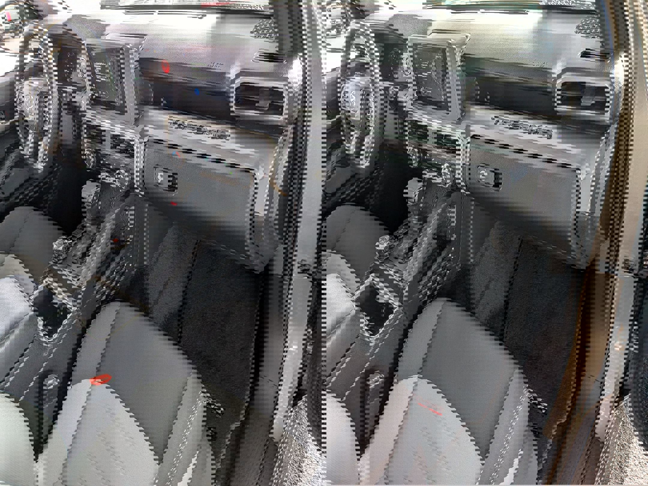 Used 2025 Toyota Tacoma TRD Off-Road image 33