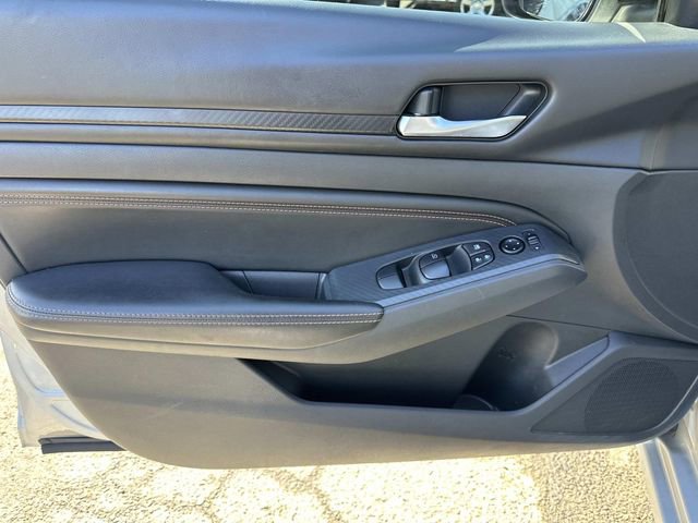 Used 2021 Nissan Altima 2.5 SR w/ SR Premium Package image 15