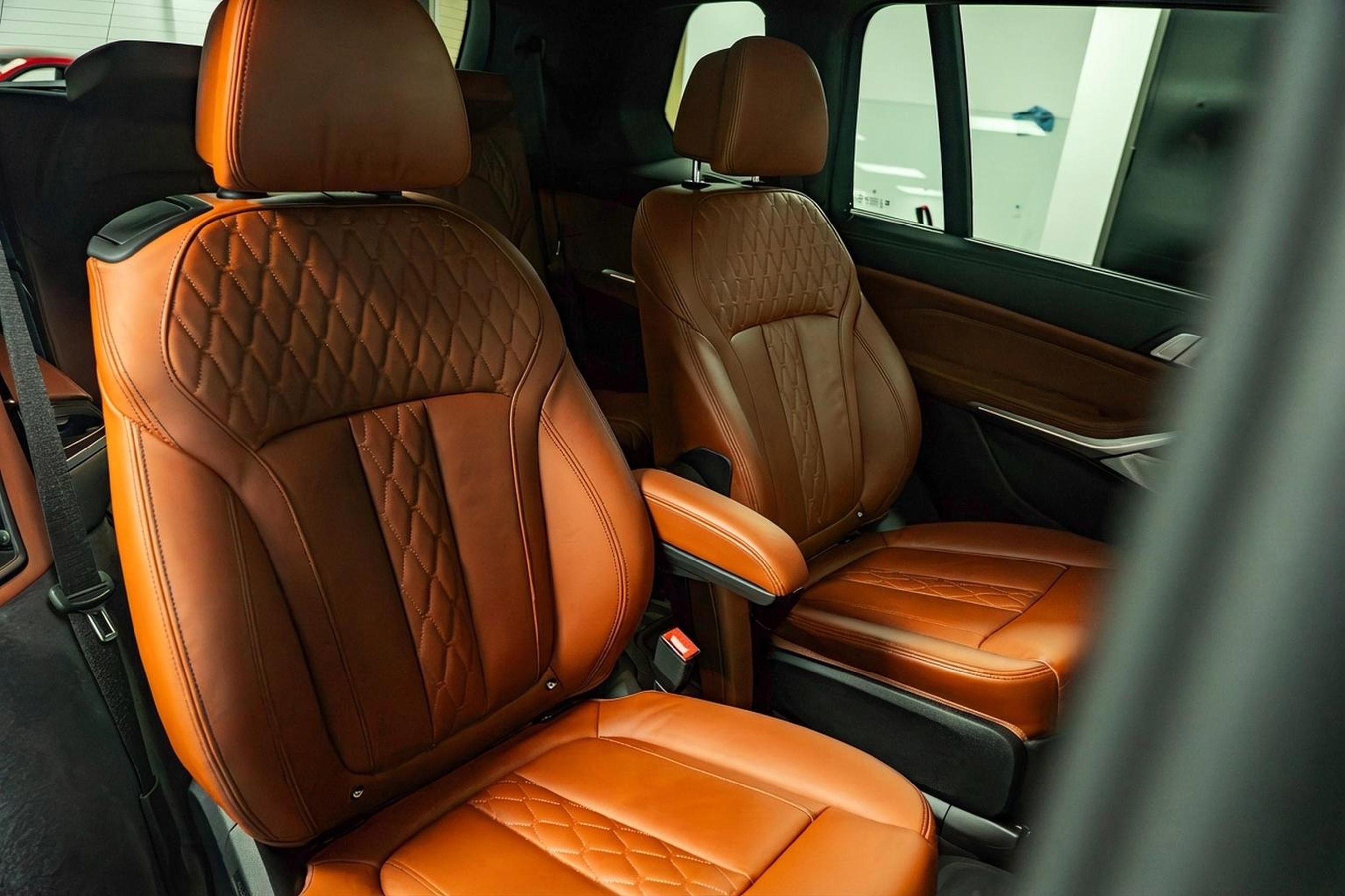 Used 2023 BMW X7 M60i w/ Executive Package image 18