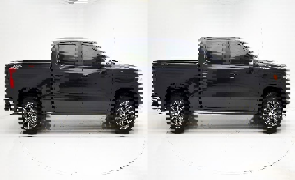 Used 2023 Chevrolet Silverado 1500 LT image 3