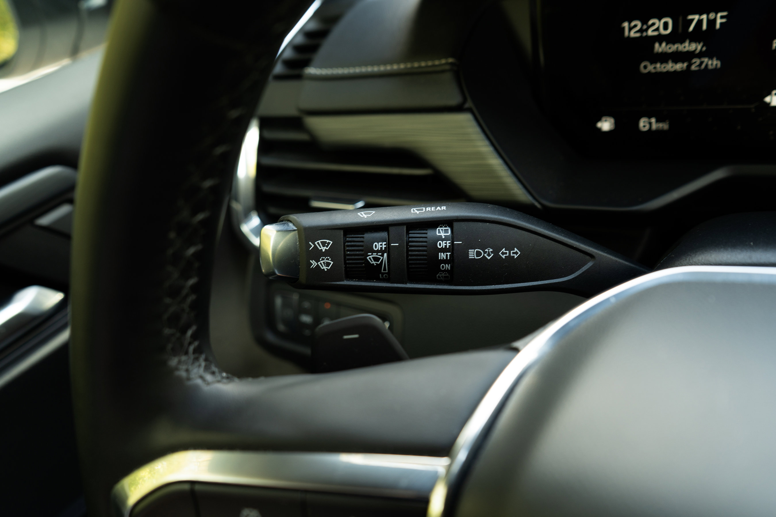 Used 2025 GMC Acadia Elevation image 24