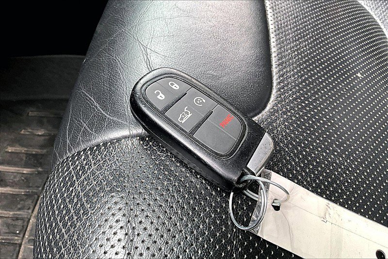 Used 2019 Jeep Cherokee Limited AWD/4WD image 8