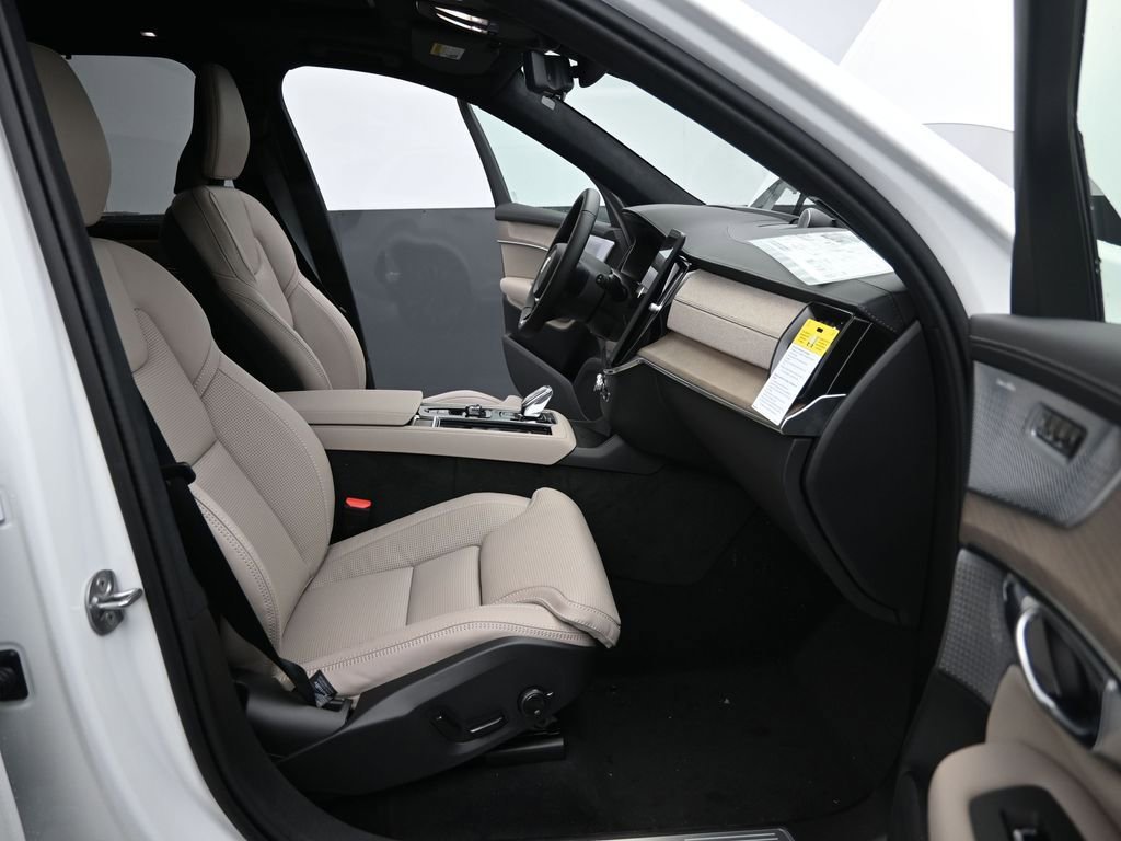 New 2026 Volvo XC90 B6 Ultra w/ Lounge Package image 15