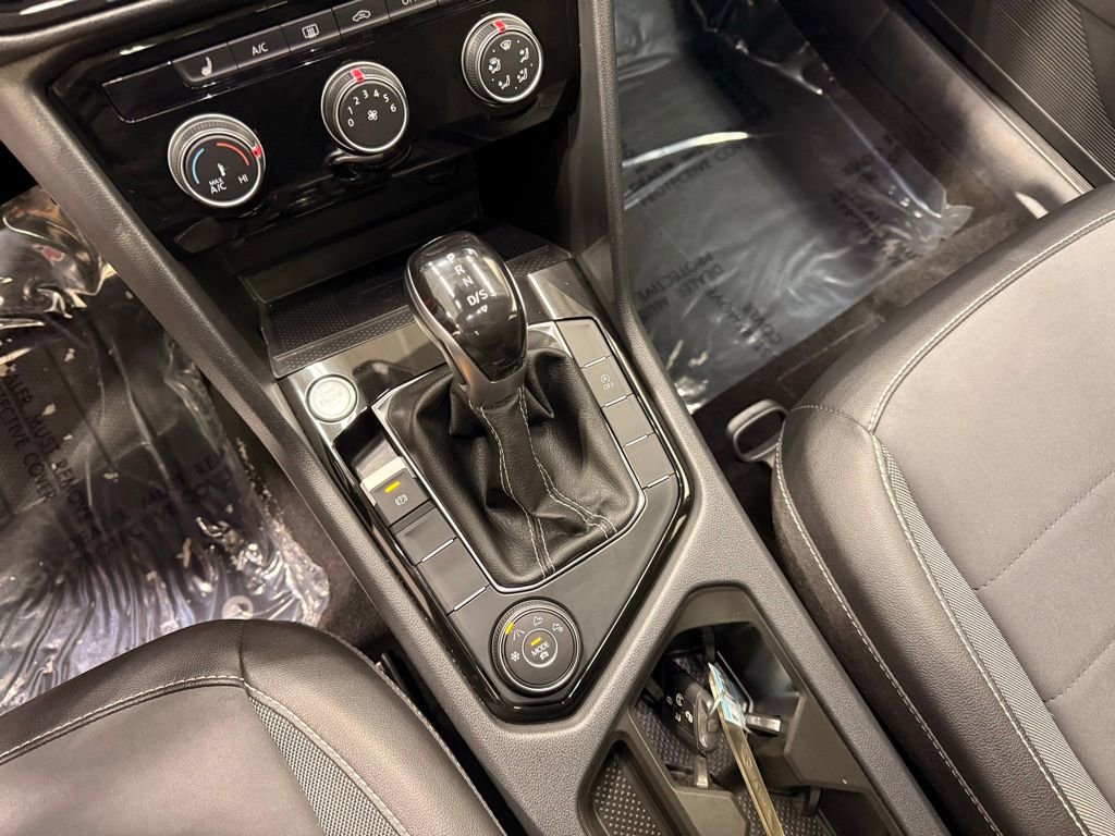 Used 2023 Volkswagen Taos SE w/ Panoramic Sunroof Package image 19