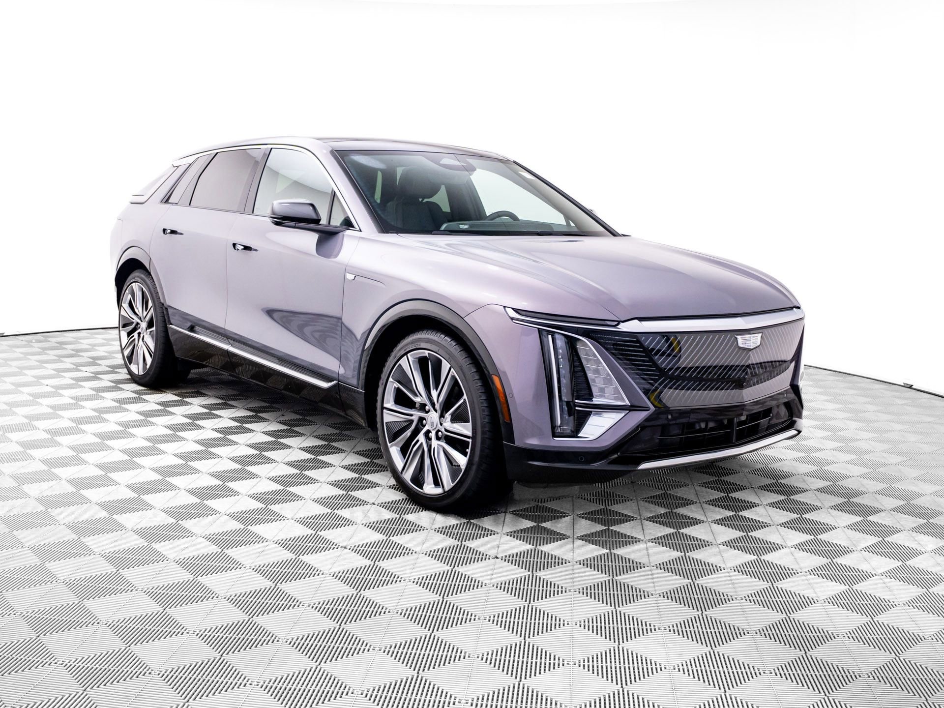 Certified 2025 Cadillac Lyriq Luxury w/ LPO, Floor Liner Package AWD/4WD image 8