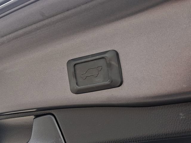 Used 2021 Toyota RAV4 XLE w/ Convenience Package image 33