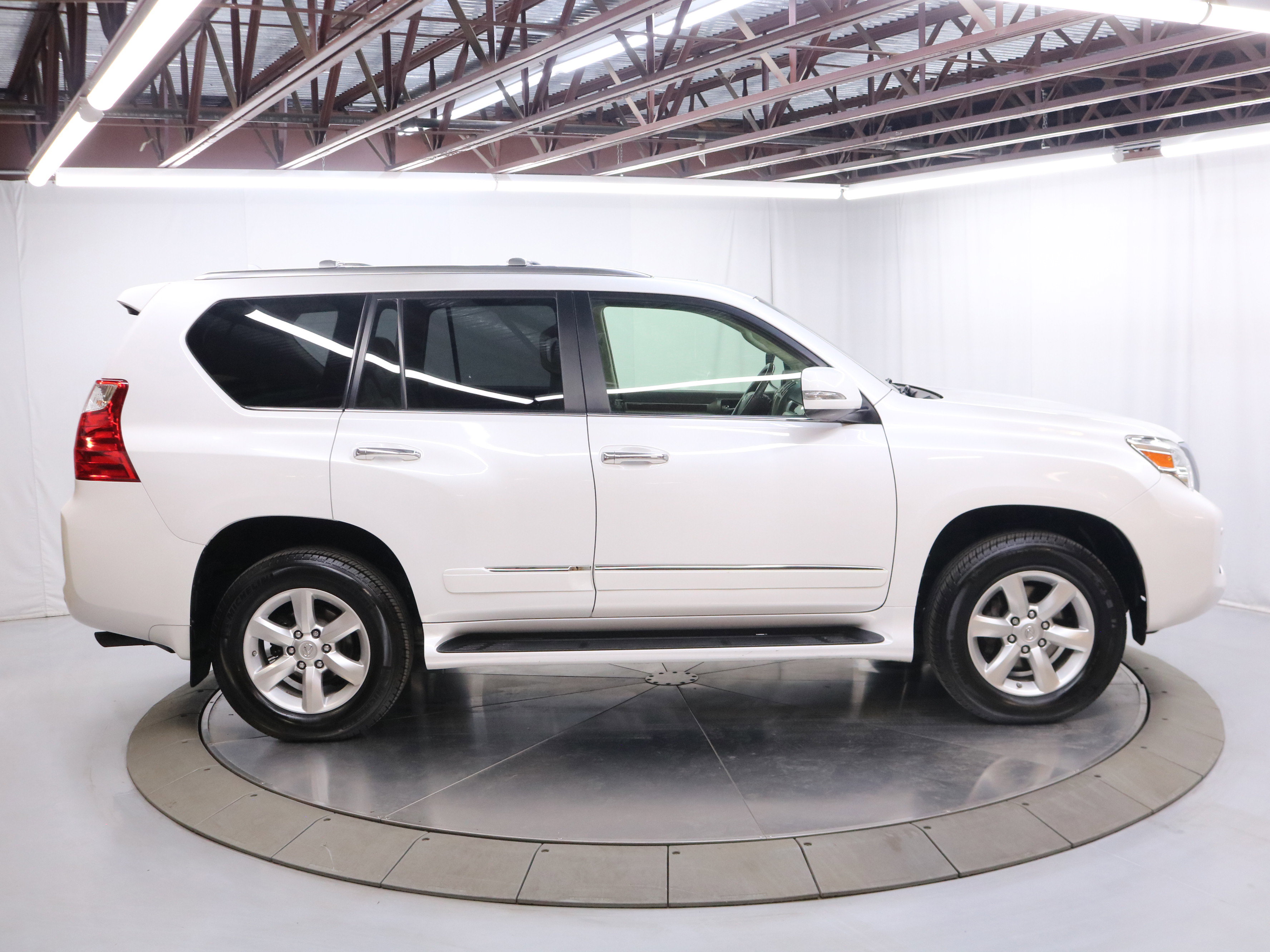 Used 2013 Lexus GX 460 image 8
