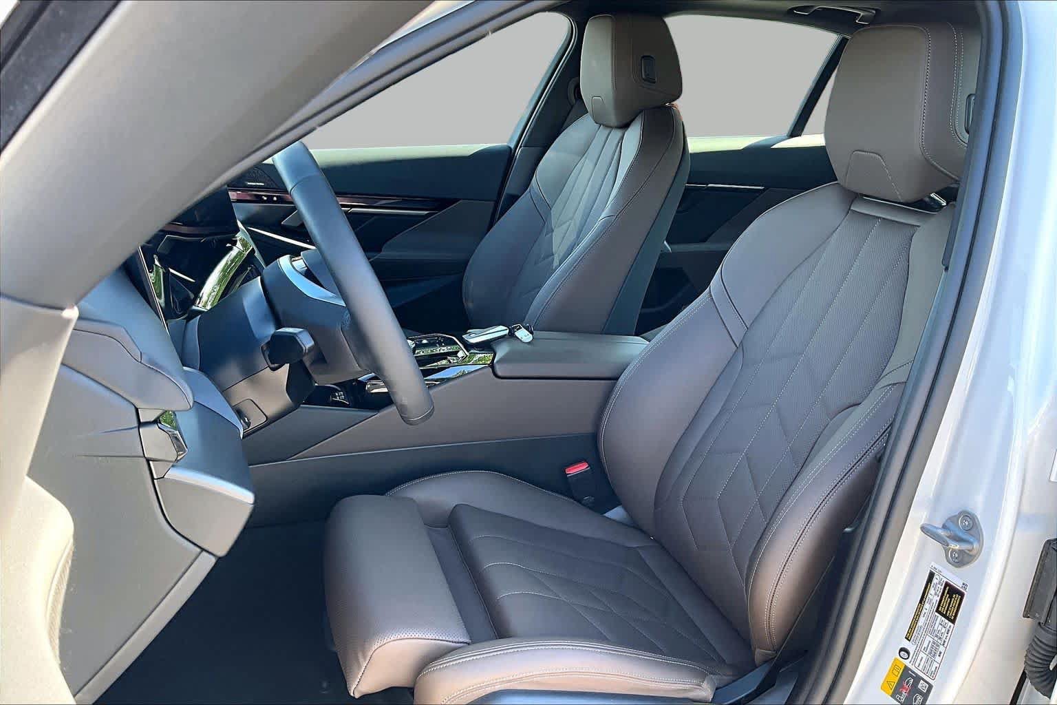 Certified 2024 BMW i5 eDrive40i w/ M Sport Package RWD image 7