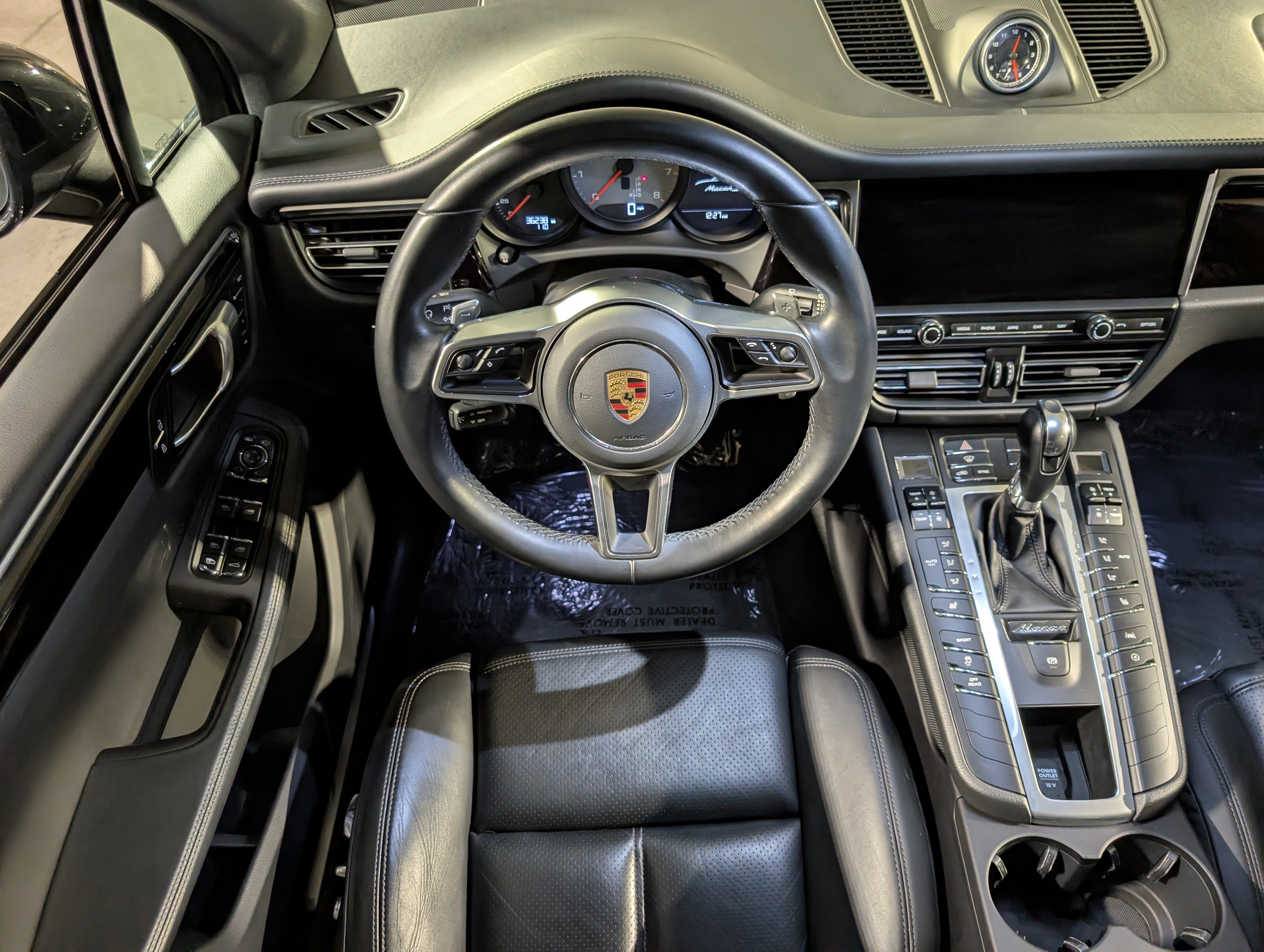 Certified 2021 Porsche Macan S AWD/4WD image 6