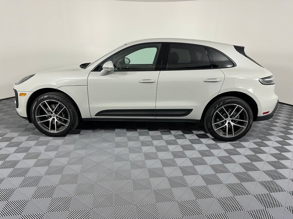 Certified 2026 Porsche Macan Turbo AWD/4WD image 2