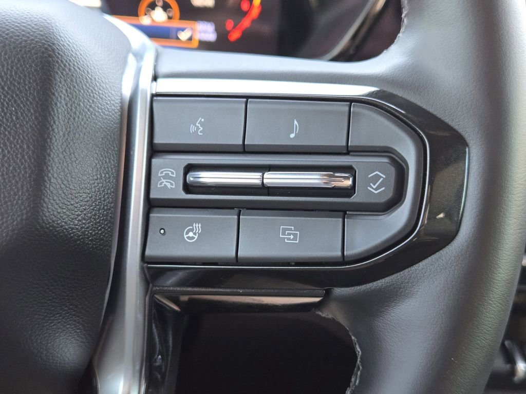 Used 2025 Chevrolet Colorado ZR2 w/ Technology Package AWD/4WD image 31