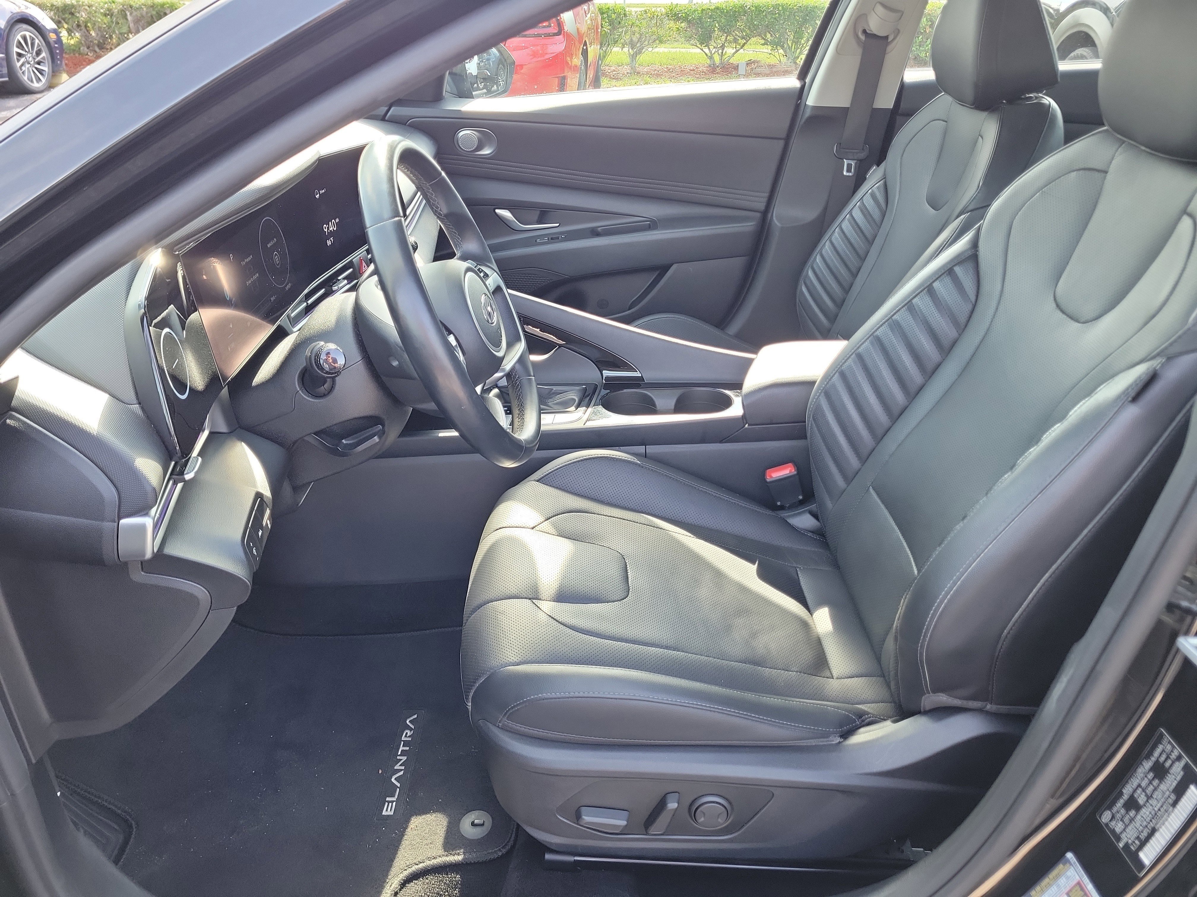 Used 2021 Hyundai Elantra Limited FWD image 21