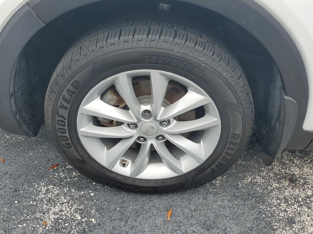Used 2017 Kia Sorento FWD image 8