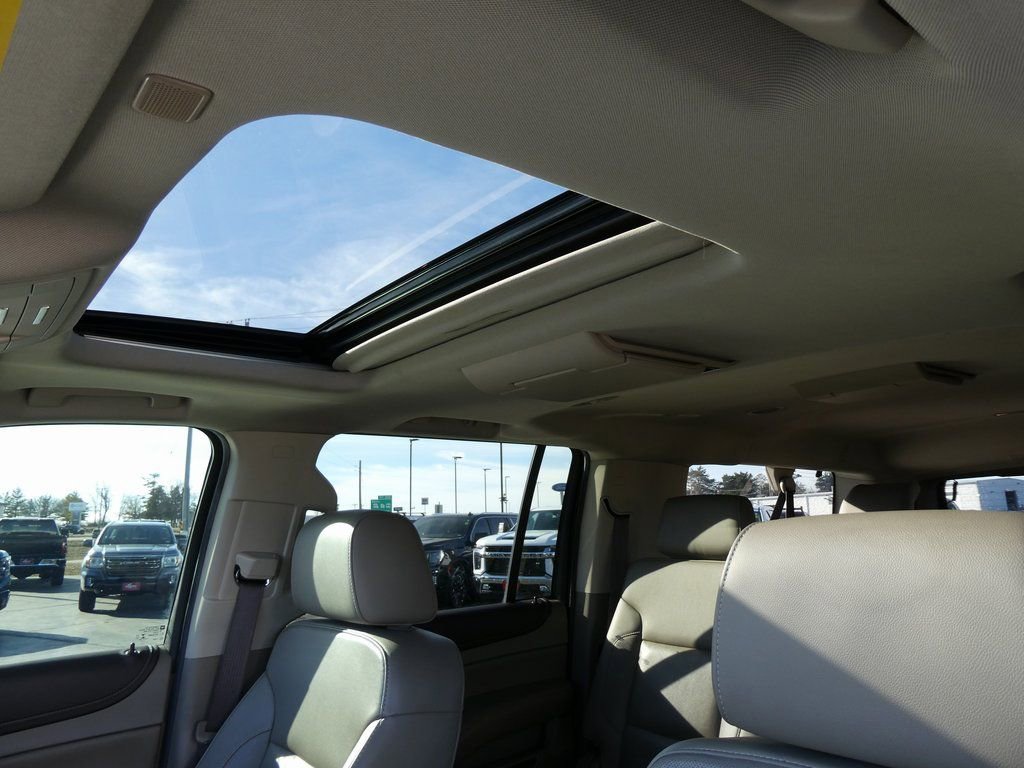 Used 2020 GMC Yukon XL SLT w/ Premium Edition image 28