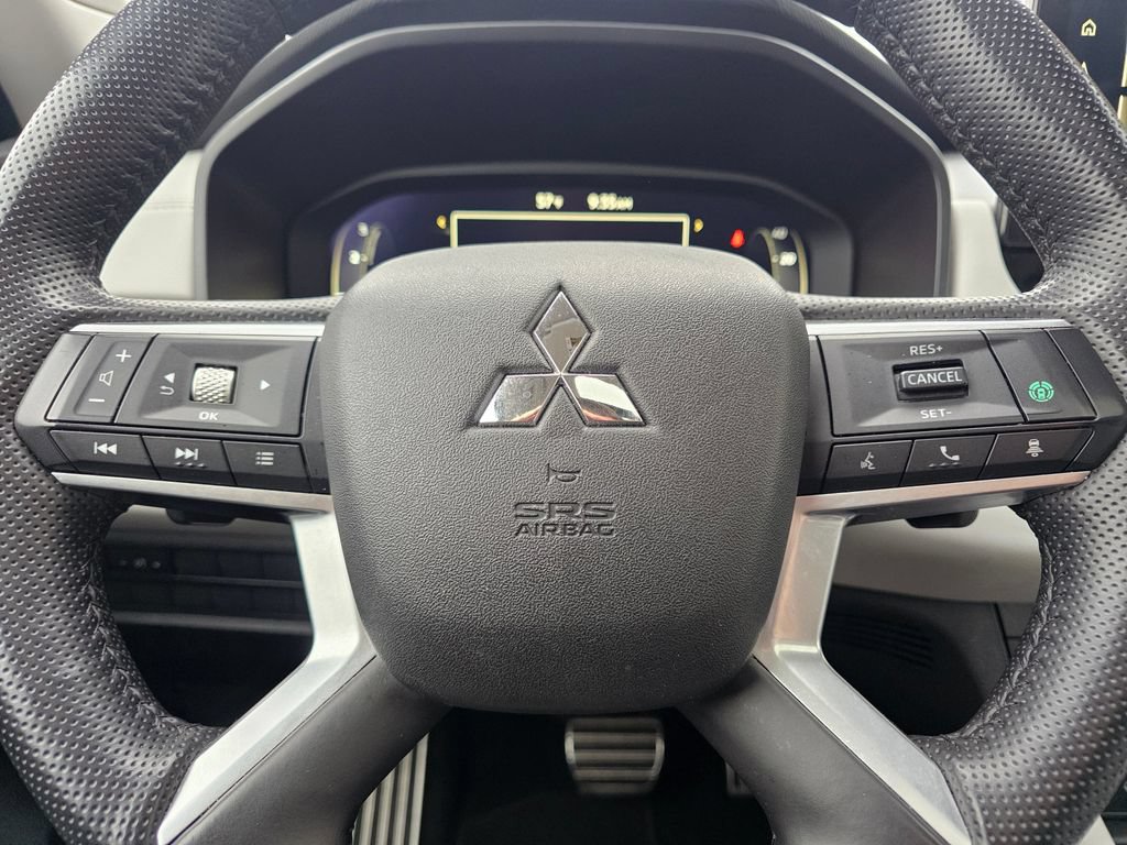 Used 2025 Mitsubishi Outlander SEL AWD/4WD image 19