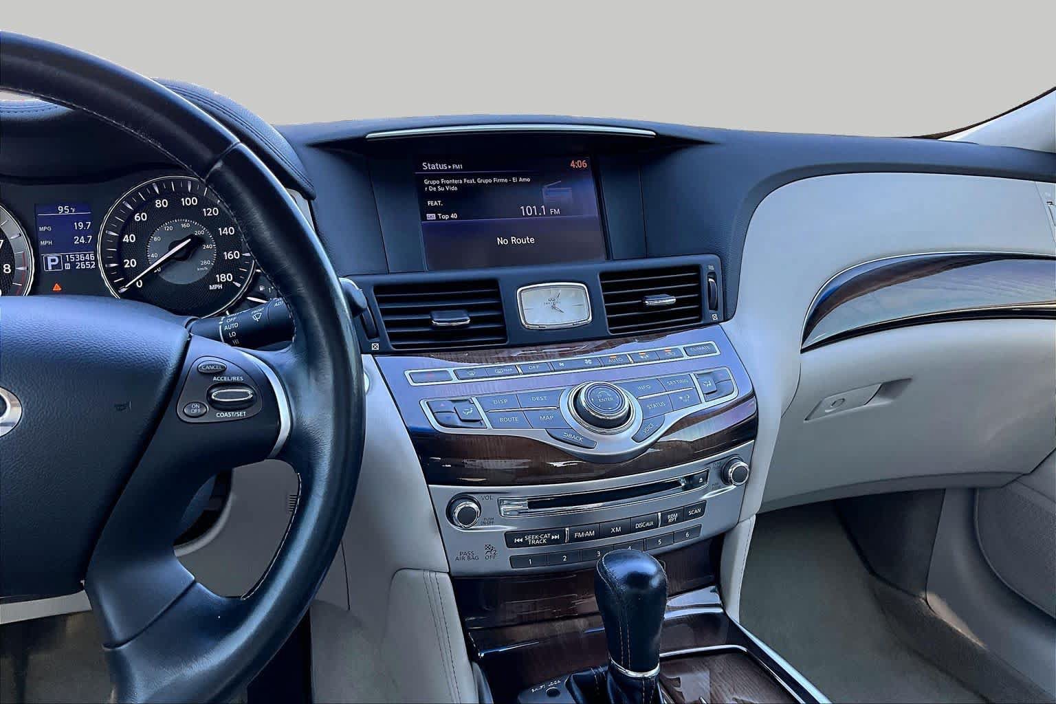 Used 2012 INFINITI M37 w/ Deluxe Touring Pkg RWD image 6