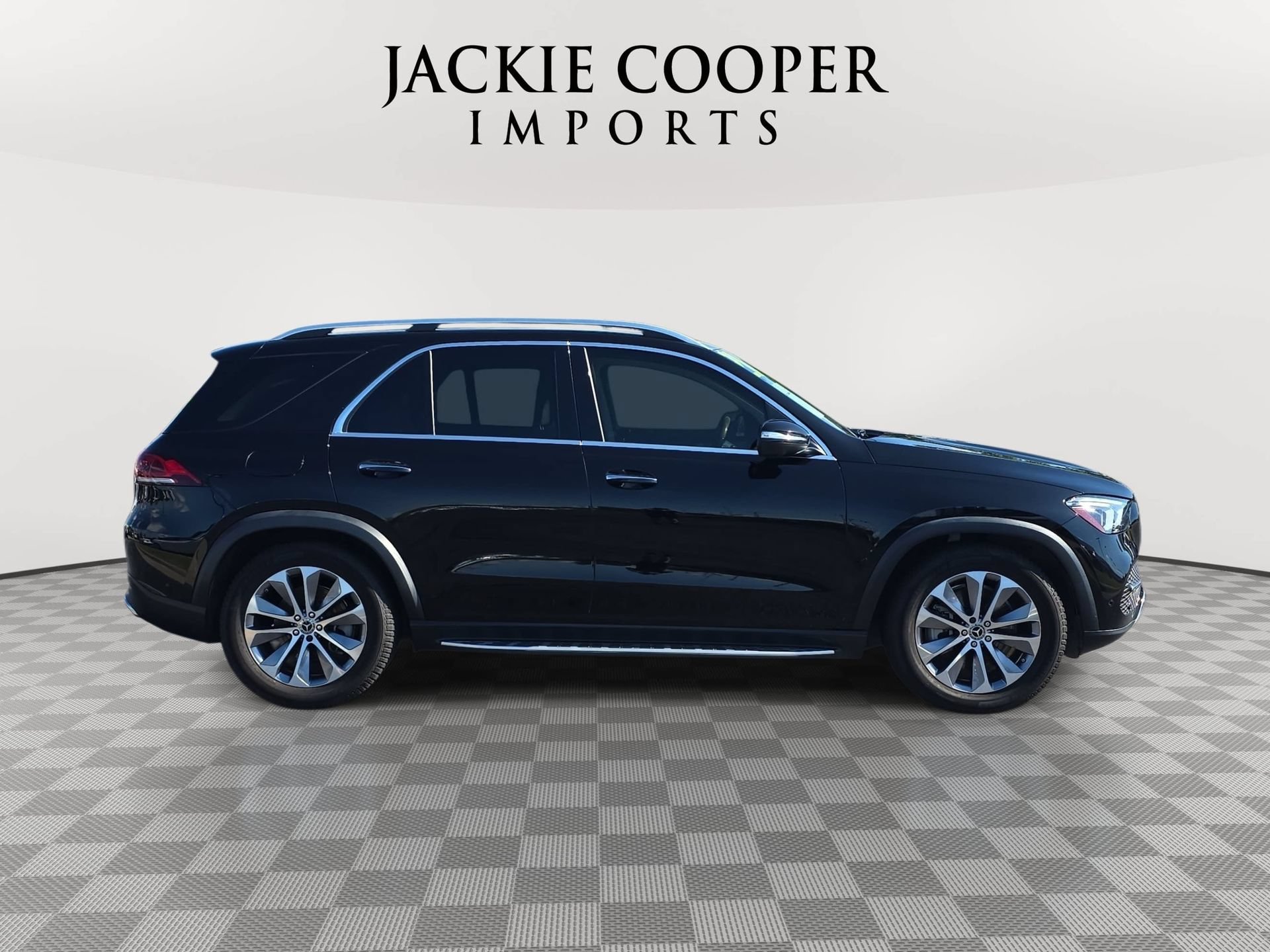 Used 2021 Mercedes-Benz GLE 450 4MATIC image 4