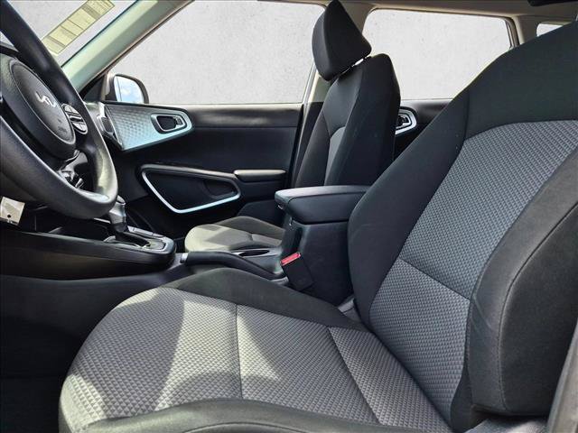 Used 2024 Kia Soul LX w/ Option Group 015 FWD image 15