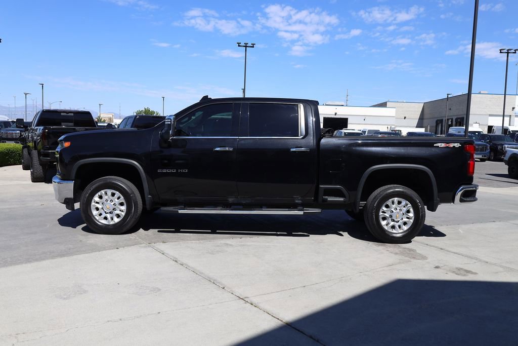 Used 2022 Chevrolet Silverado 2500 LTZ w/ LTZ Convenience Package AWD/4WD image 3
