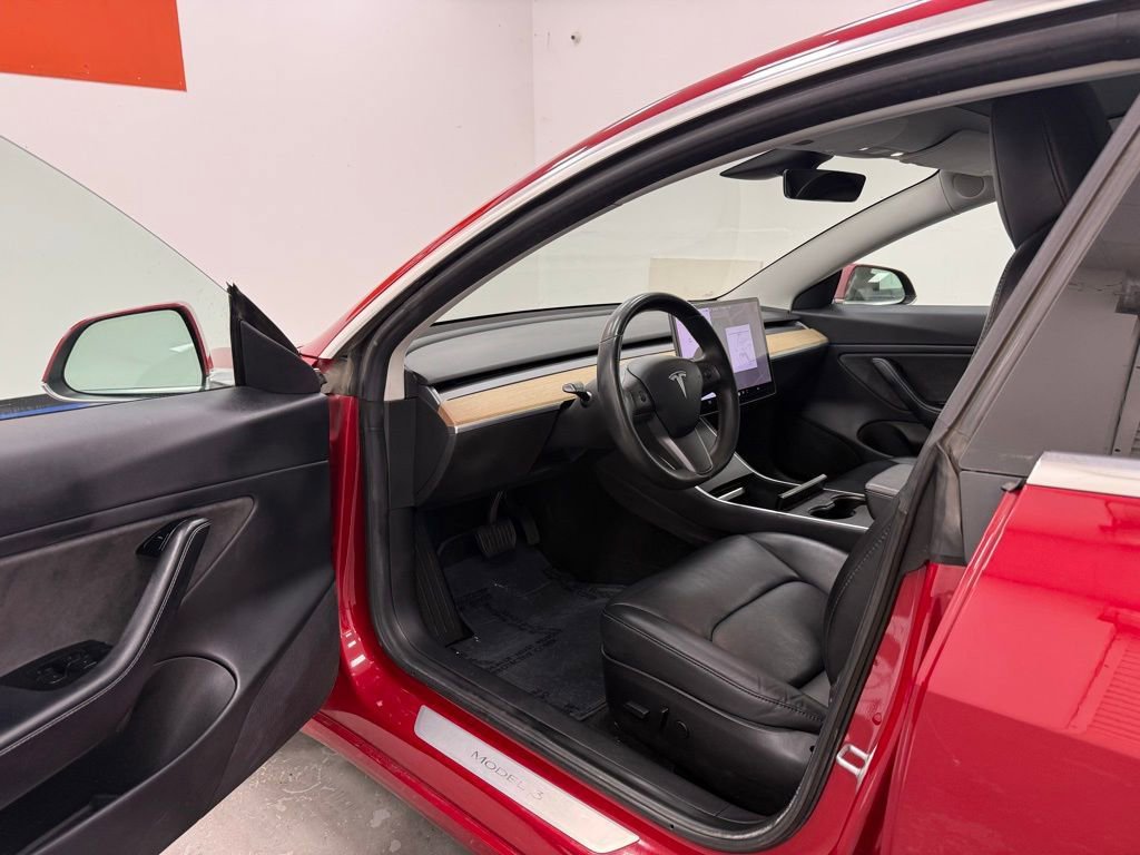 Used 2018 Tesla Model 3 Long Range RWD image 9