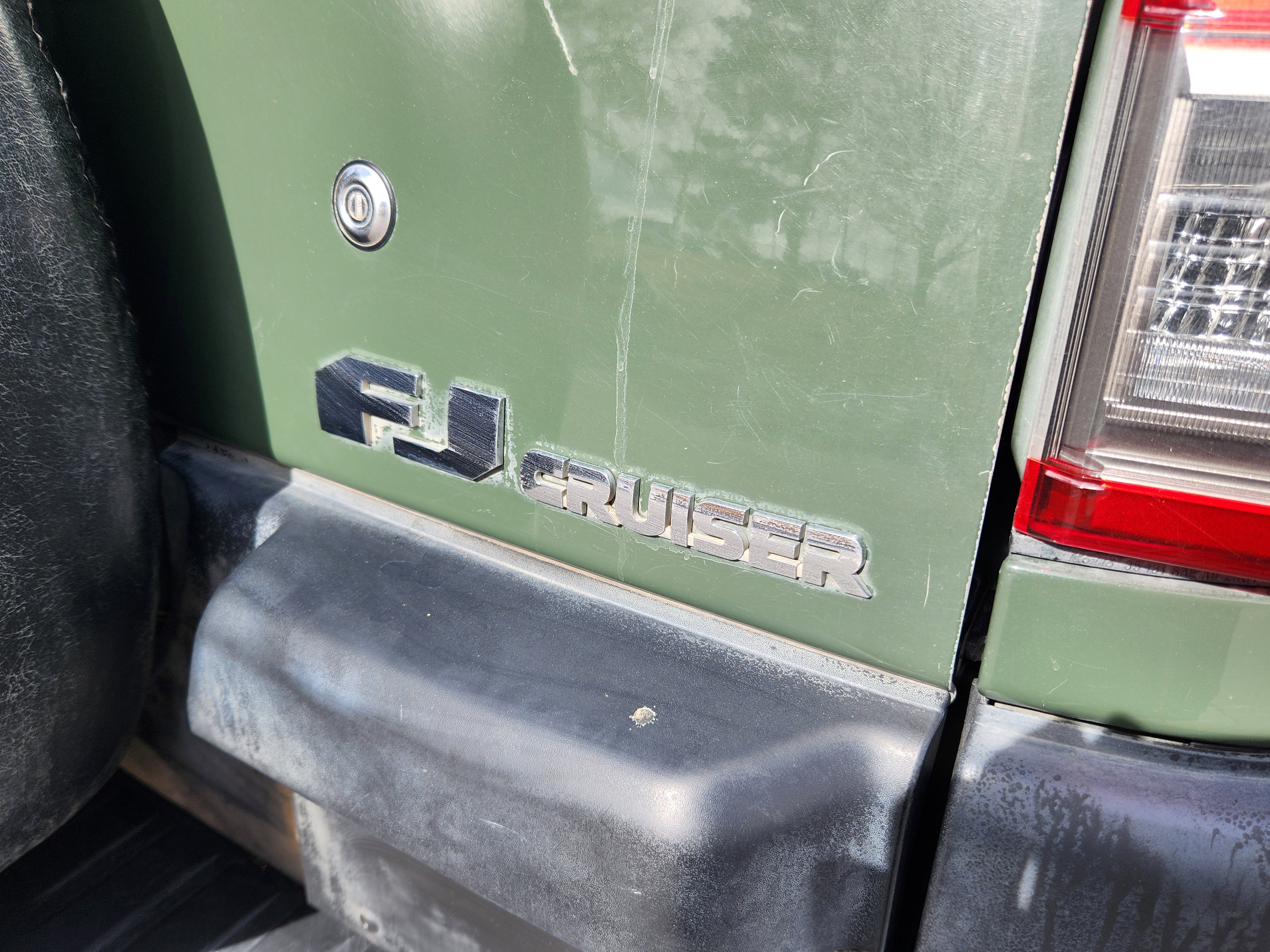 Used 2014 Toyota FJ Cruiser 4WD w/ Upgrade Package image 19