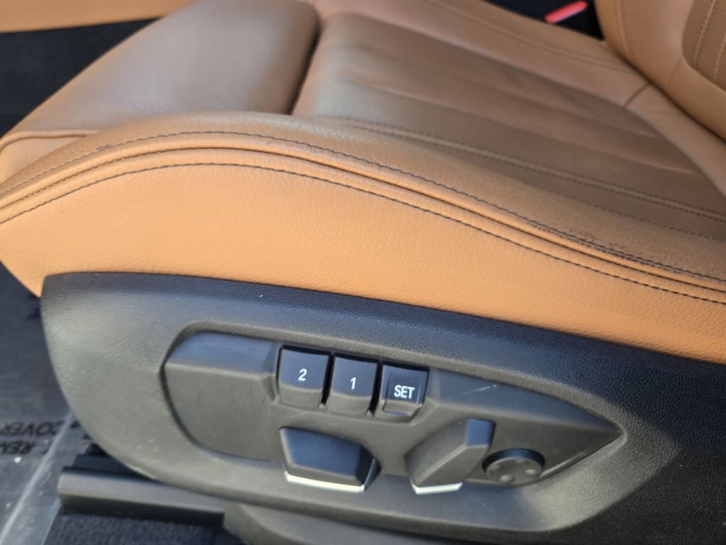 Used 2018 BMW X6 xDrive50i w/ M Sport Package image 25