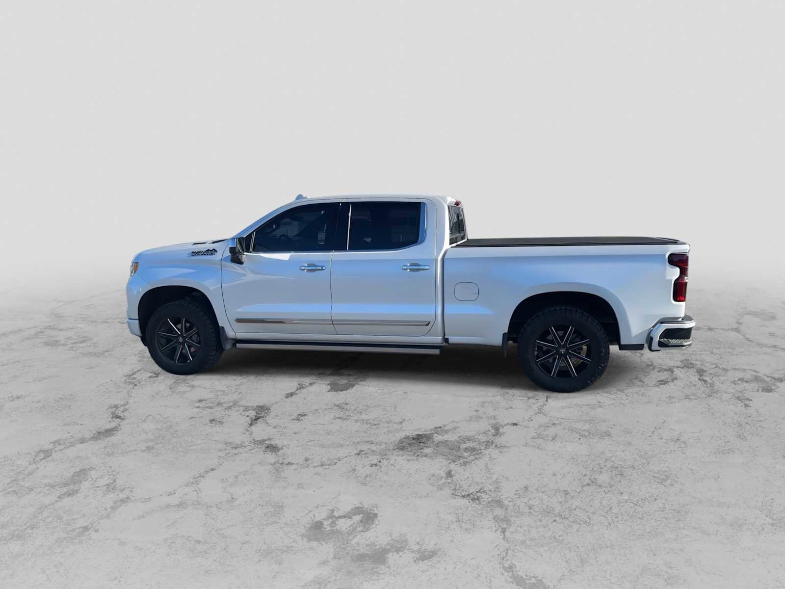 Used 2022 Chevrolet Silverado 1500 High Country w/ Technology Package image 5