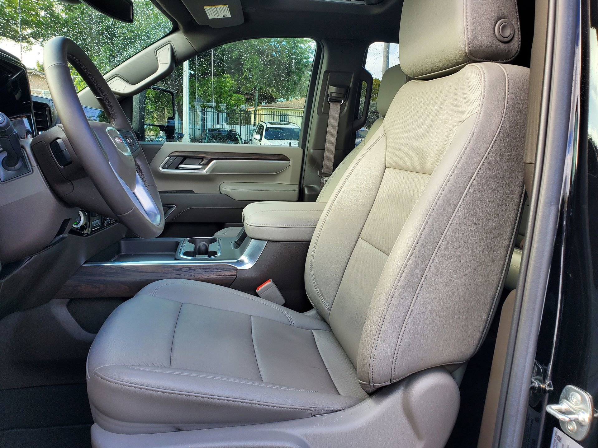 Used 2025 GMC Sierra 2500 SLT w/ SLT Premium Package image 18