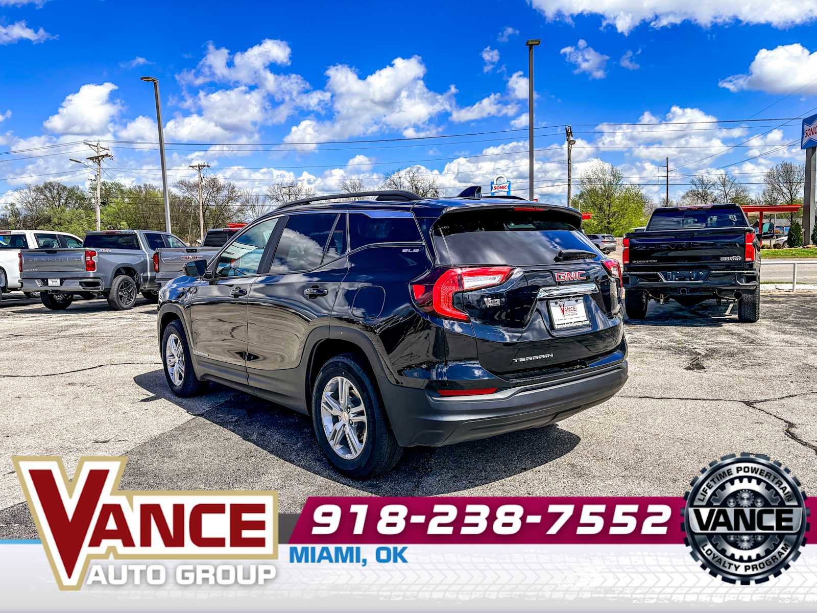 Used 2022 GMC Terrain SLE w/ Driver Convenience Package image 5