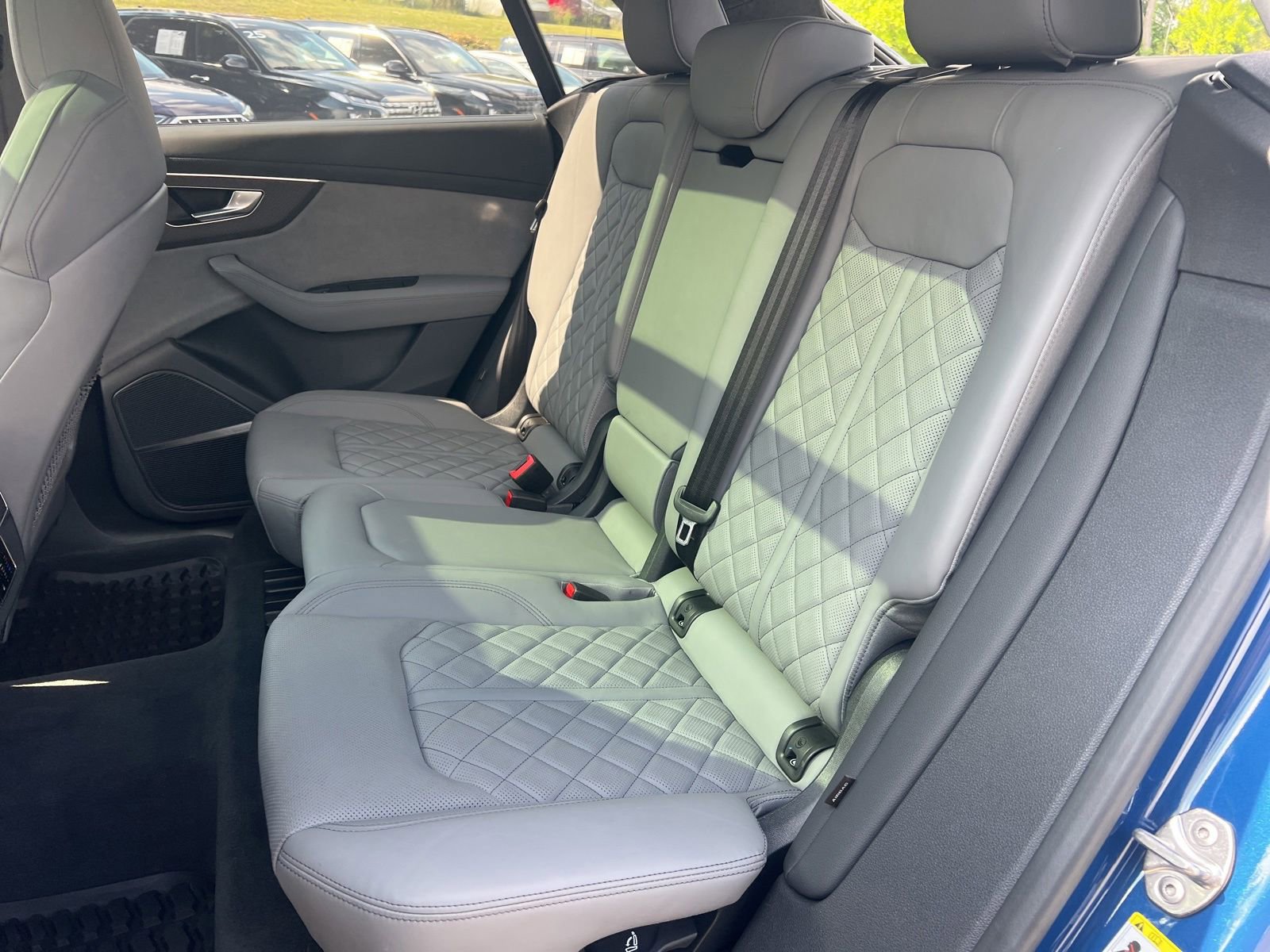 Used 2024 Audi SQ8 Prestige AWD/4WD image 28