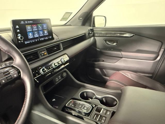 Used 2025 Honda Pilot Black Edition image 27