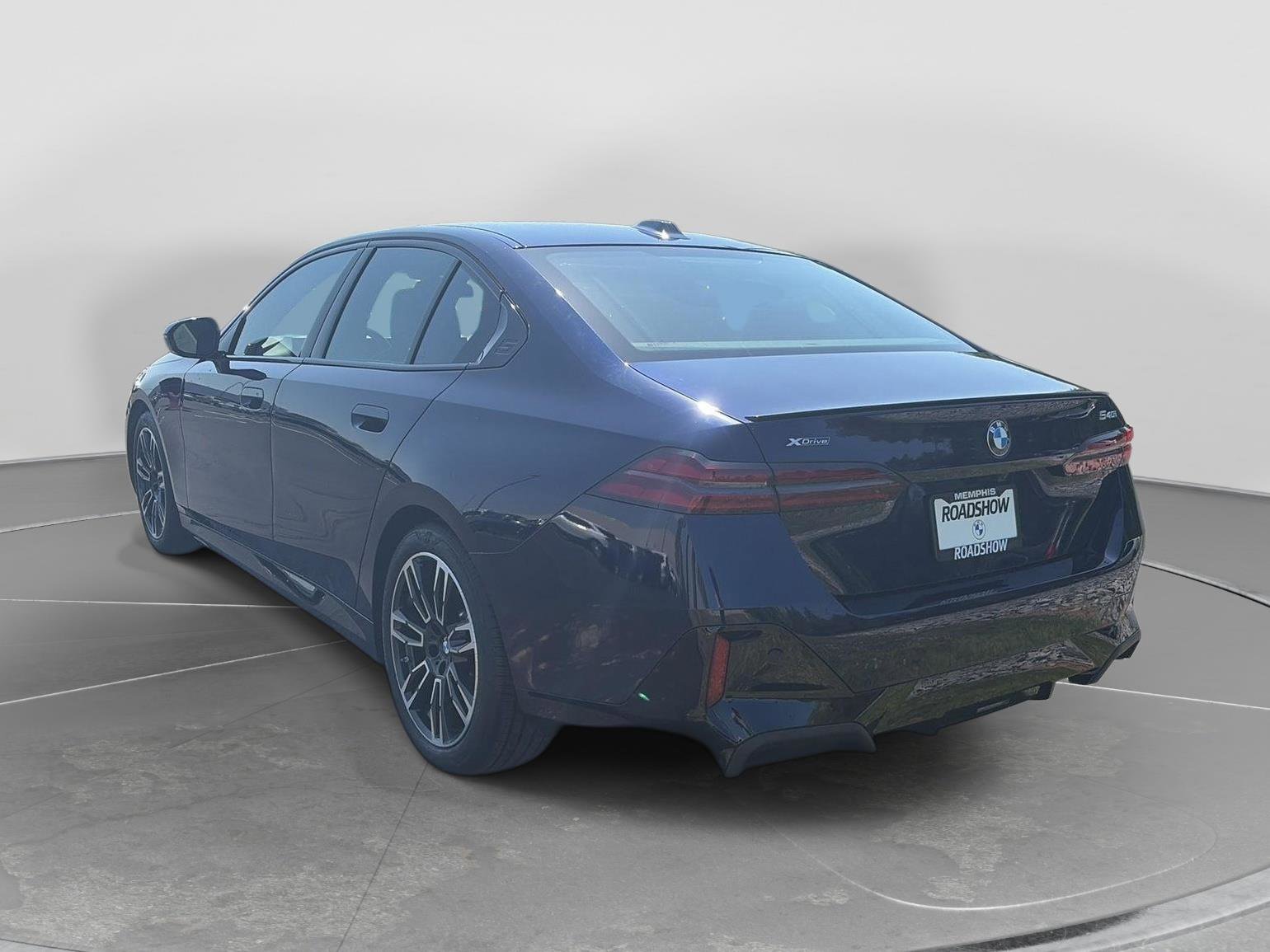 Certified 2024 BMW 540i xDrive w/ Premium Package AWD/4WD image 3