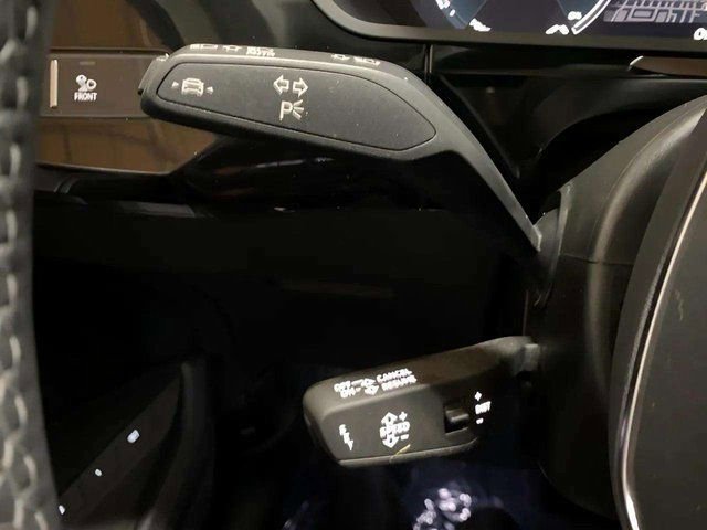 Used 2024 Audi Q8 e-tron Premium Plus w/ Premium Plus Package image 42