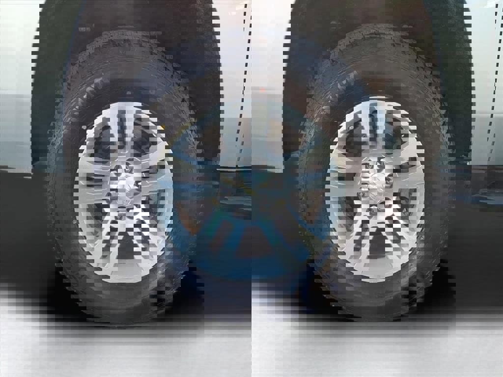 Used 2019 Chevrolet Suburban LT image 8