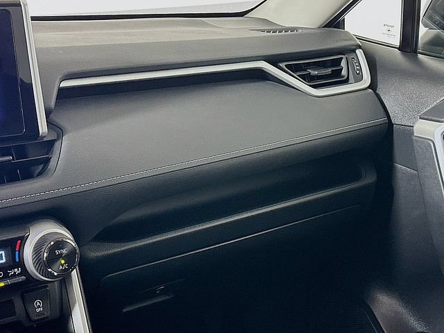 Used 2025 Toyota RAV4 XLE AWD/4WD image 22