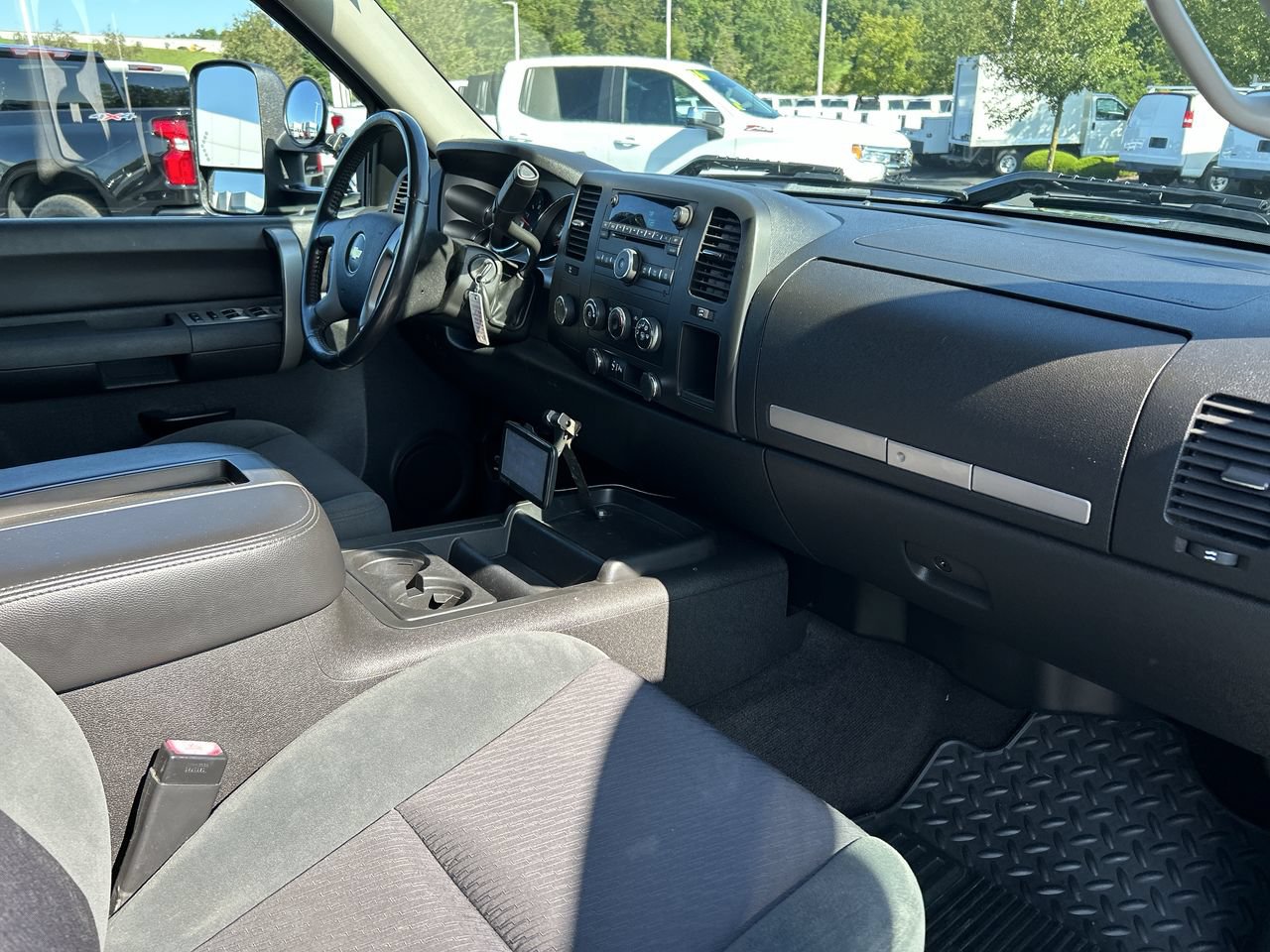 Used 2009 Chevrolet Silverado 3500 LT w/ Interior Plus Package AWD/4WD image 16