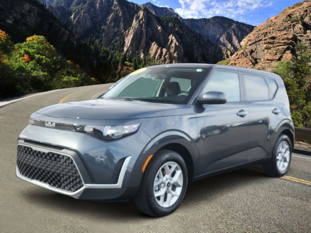 Used 2025 Kia Soul LX FWD image 5