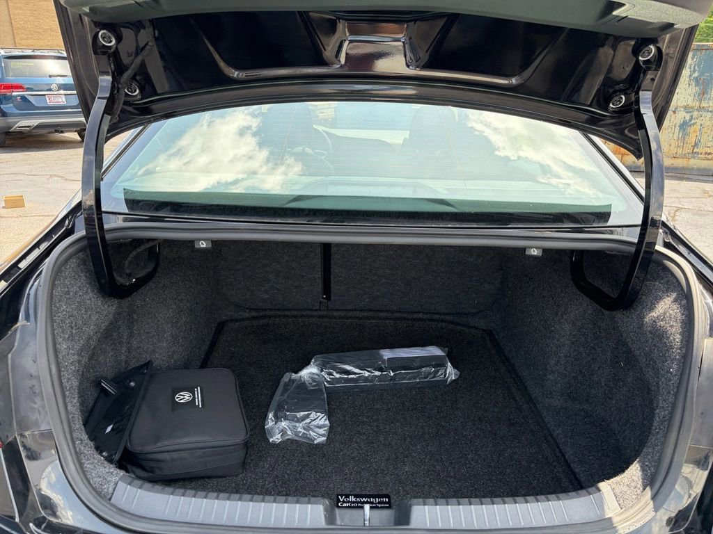 Certified 2023 Volkswagen Jetta SE FWD image 26