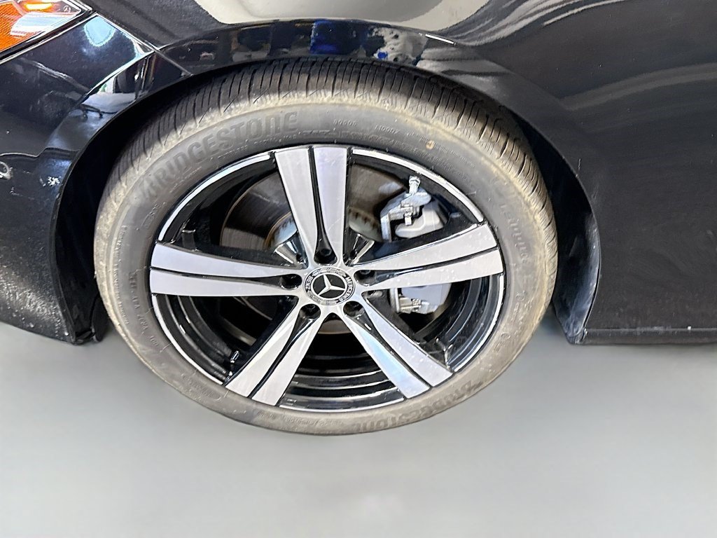 Used 2025 Mercedes-Benz C 300 Sedan image 37
