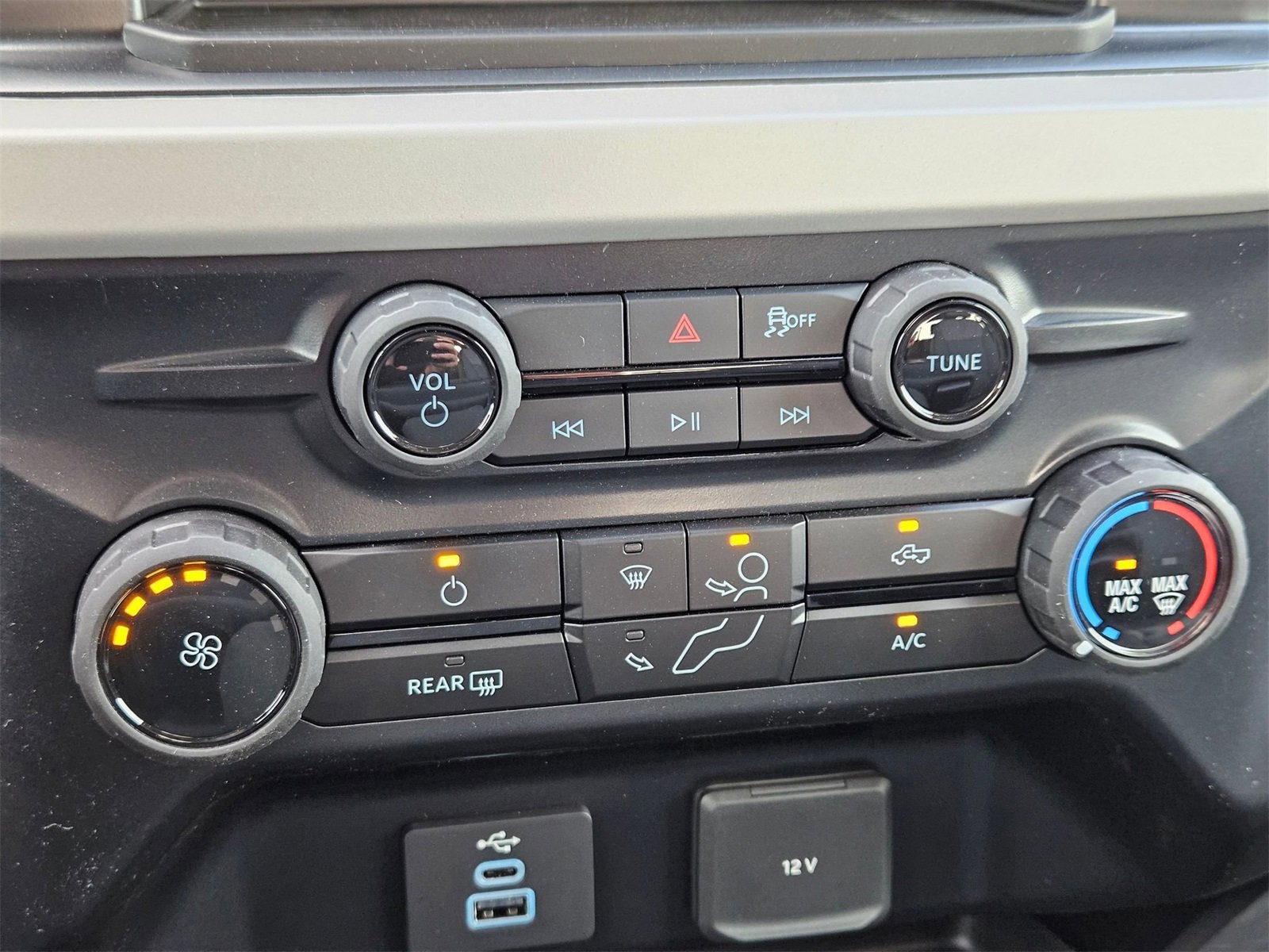 New 2026 Ford F250 XLT w/ FX4 Off-Road Package image 19