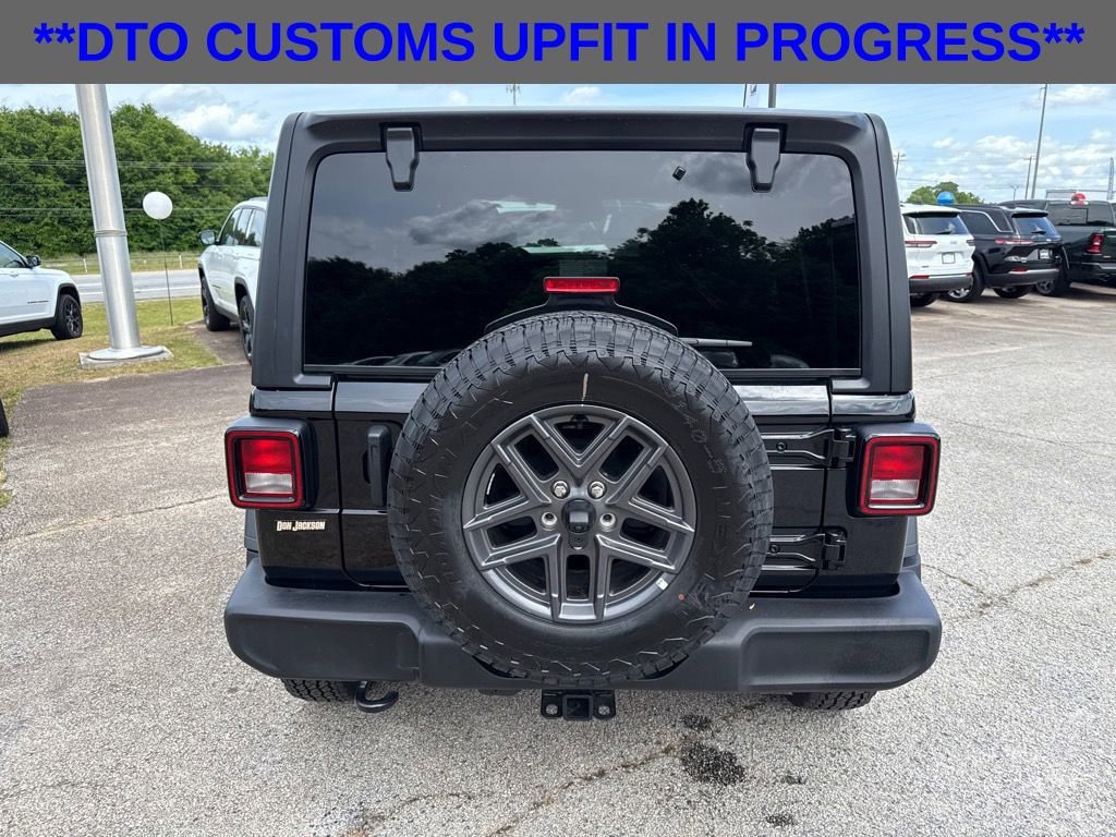 Used 2026 Jeep Wrangler Unlimited Sport AWD/4WD image 4