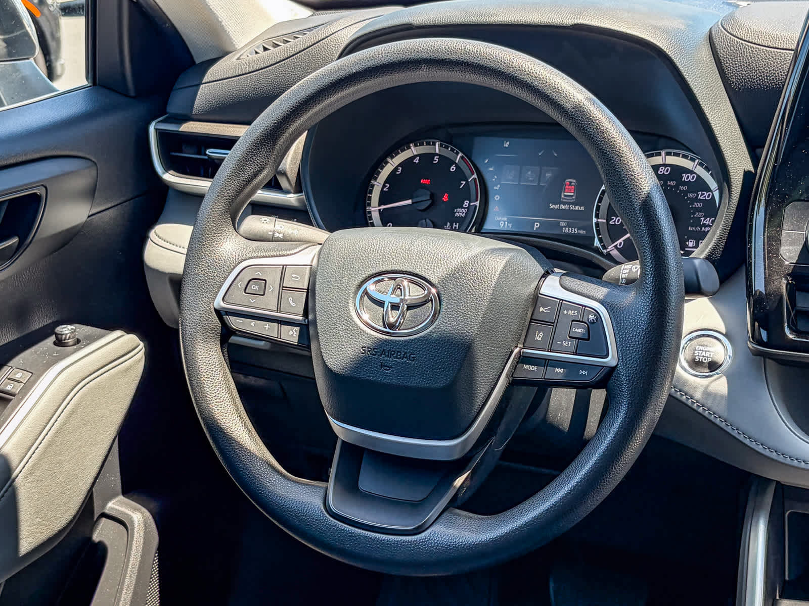 Used 2023 Toyota Highlander L FWD image 14