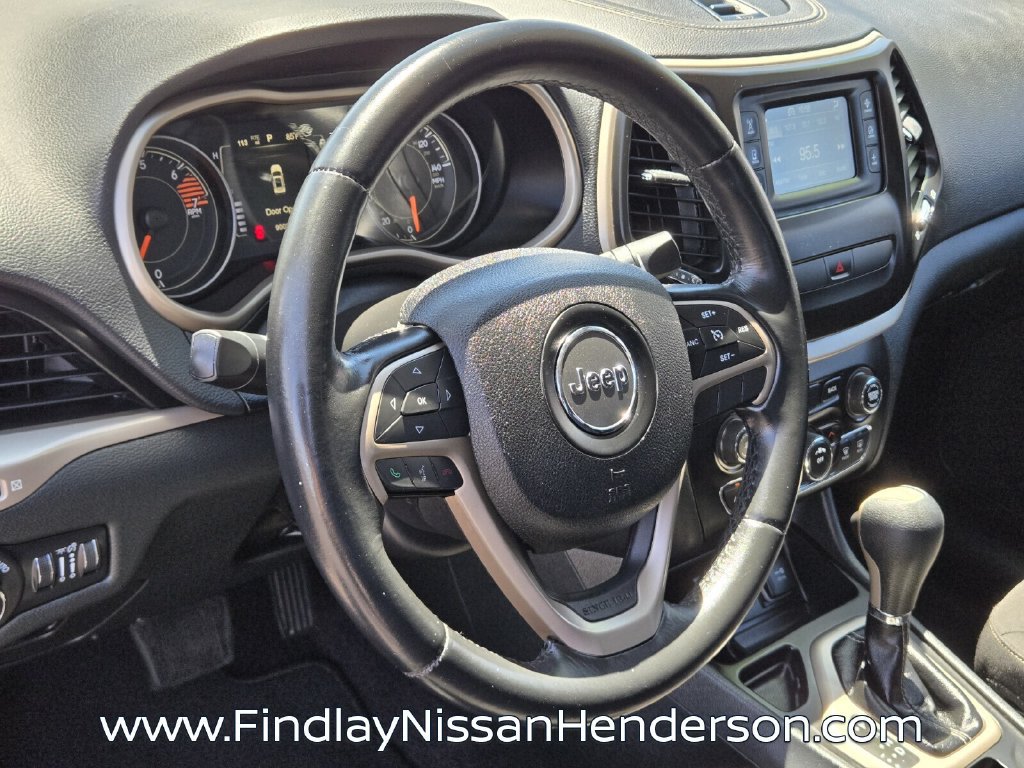 Used 2016 Jeep Cherokee Latitude FWD image 22