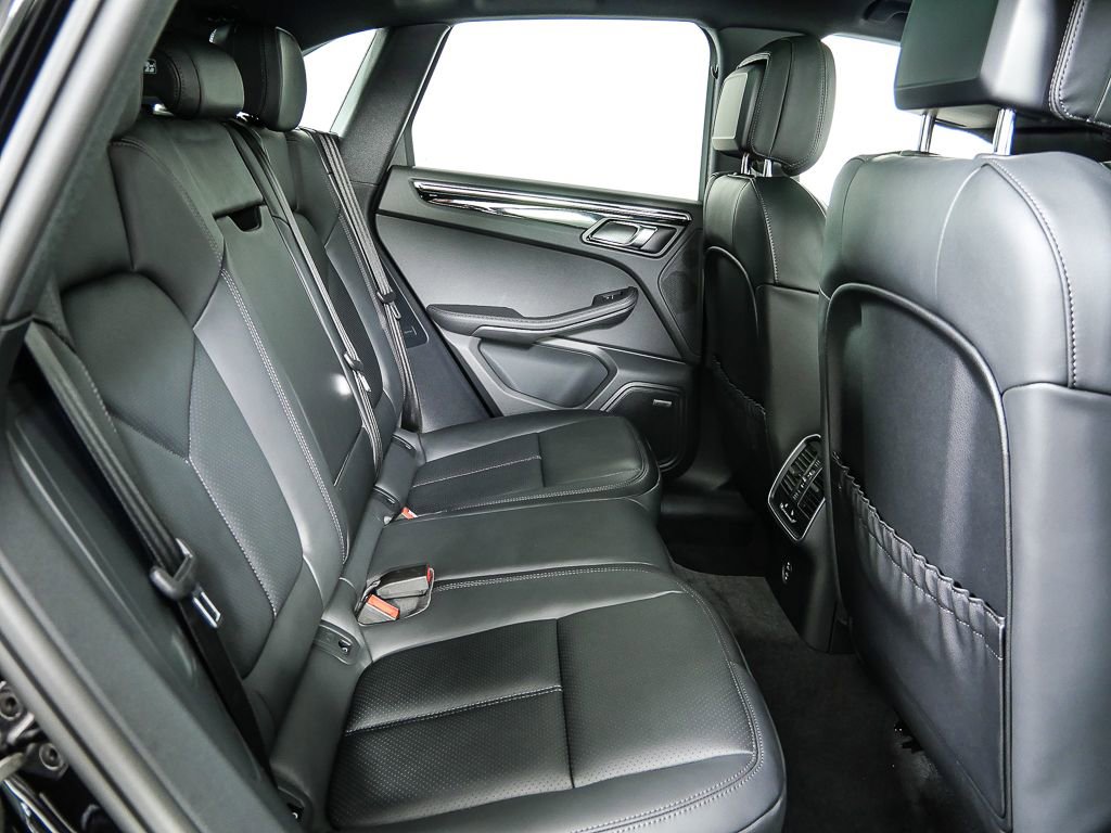 New 2026 Porsche Macan AWD/4WD image 24