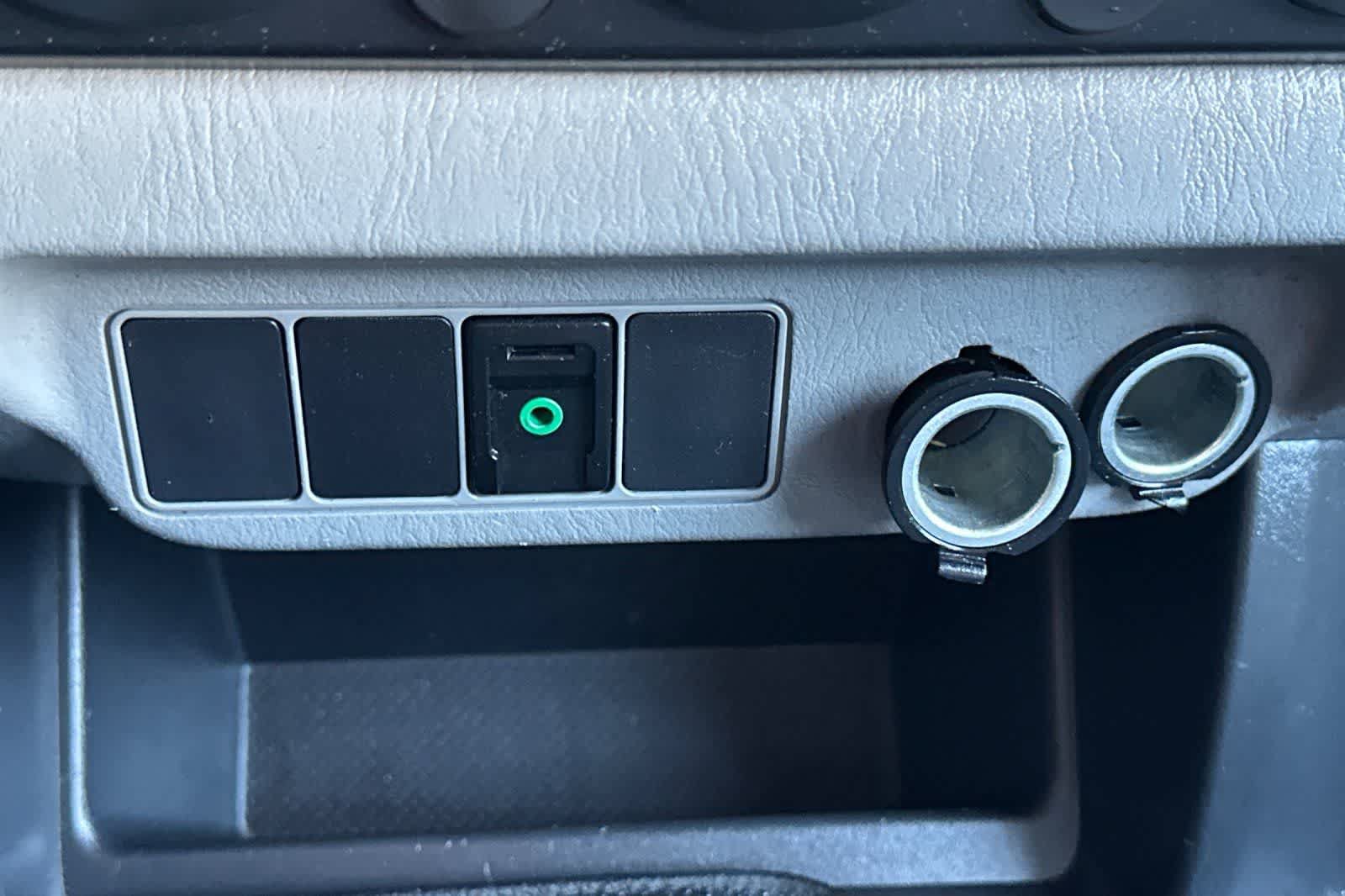 Used 2012 Toyota Tacoma 2WD Regular Cab image 34