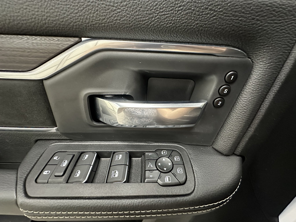 Used 2026 RAM 2500 Laramie AWD/4WD image 23